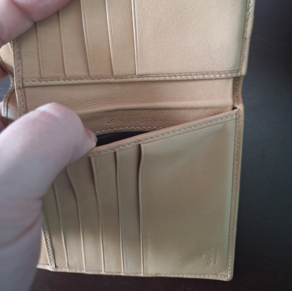Suede Gucci Tote and Wallet Set - Picture 16 of 17